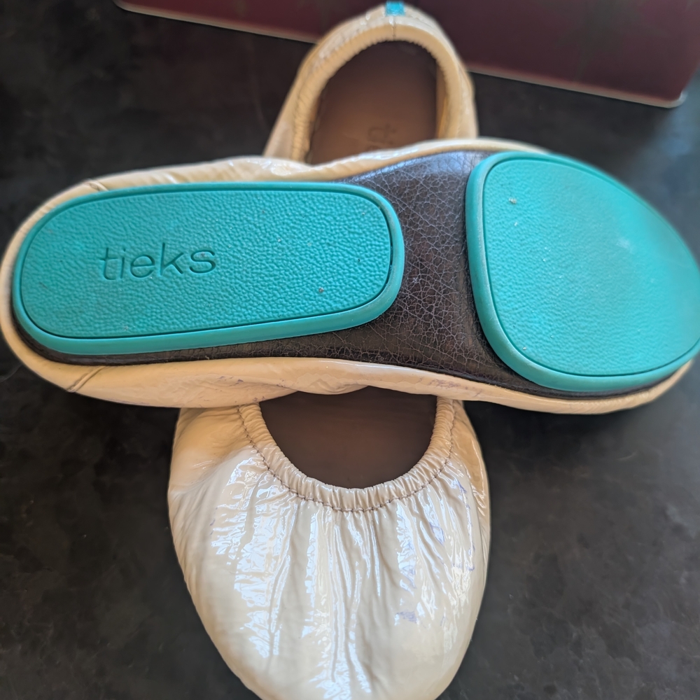 Tieks Women's Shoes in Patent Leather Cream